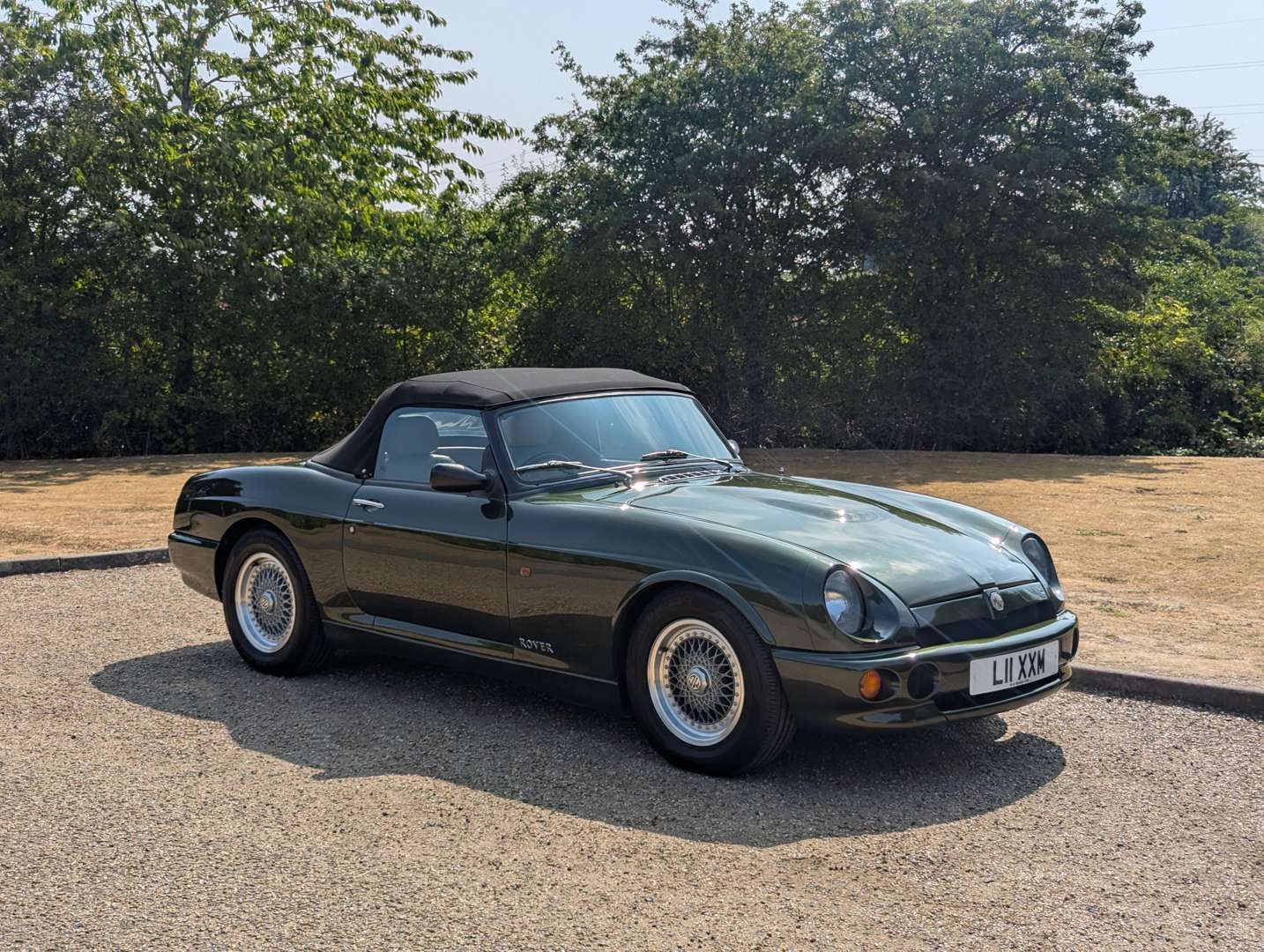 <p>1994 MG RV8</p>