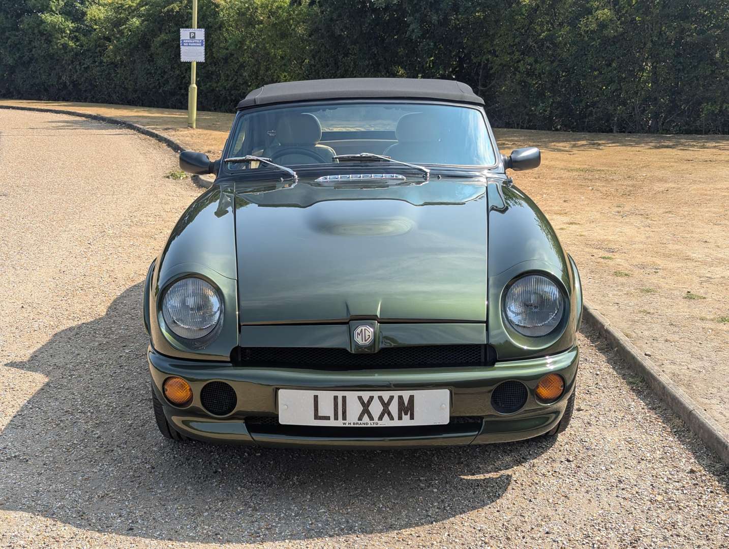<p>1994 MG RV8</p>