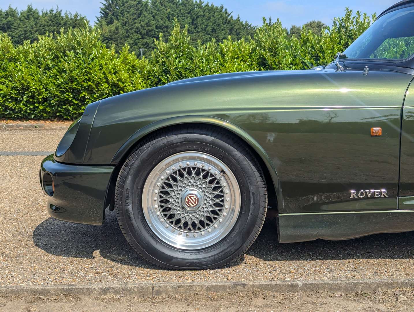 <p>1994 MG RV8</p>