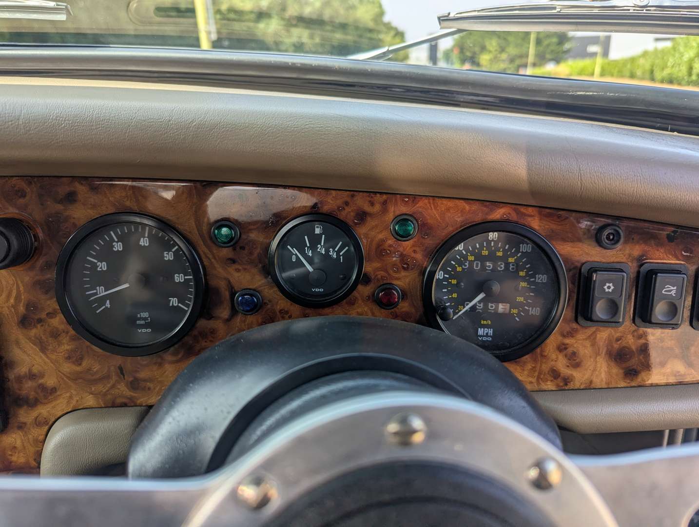 <p>1994 MG RV8</p>