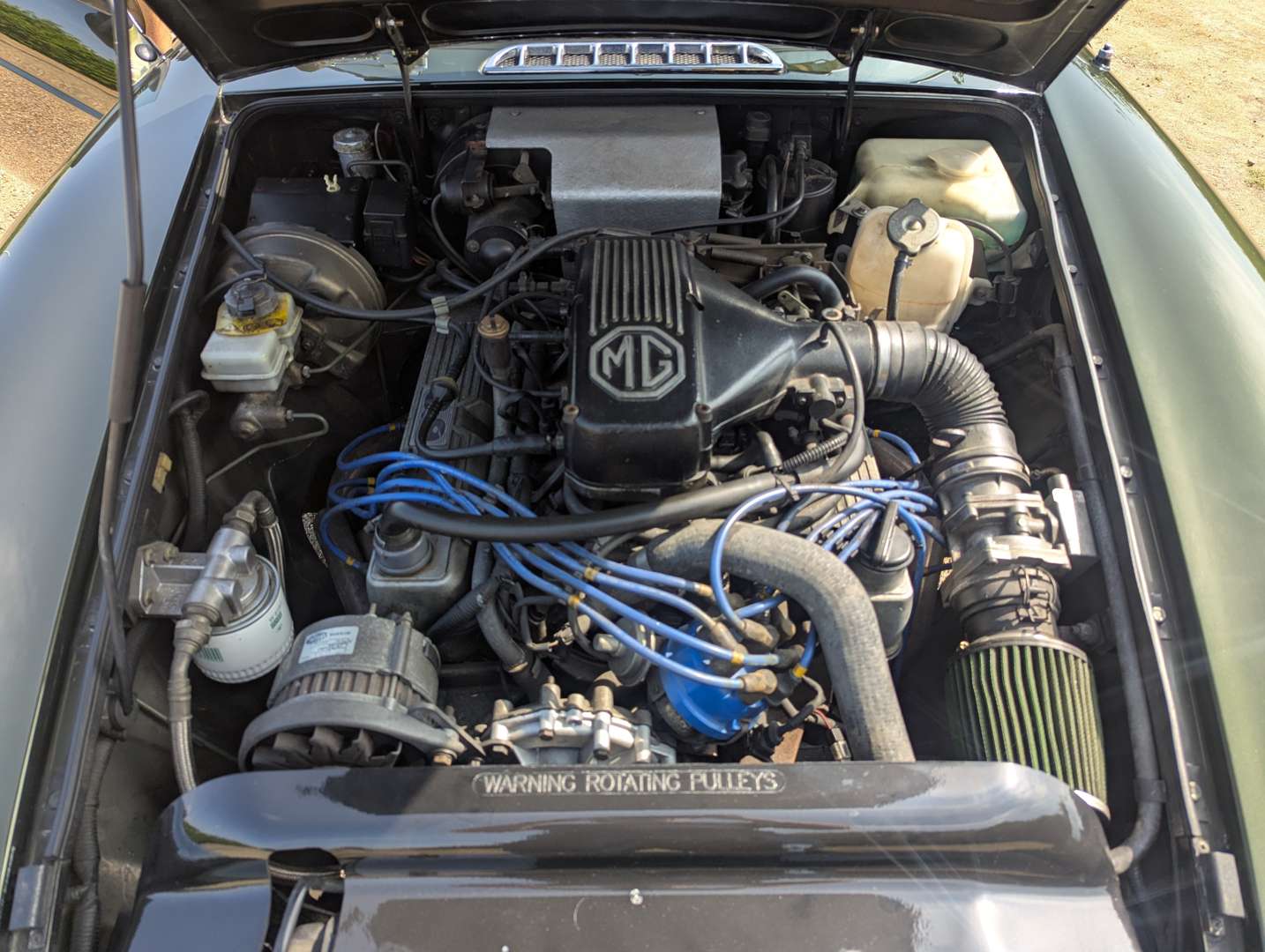 <p>1994 MG RV8</p>