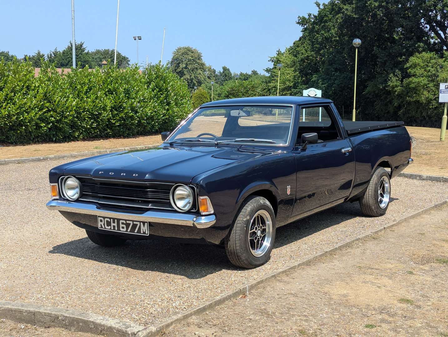 <p>1974 FORD CORTINA PICK-UP</p>