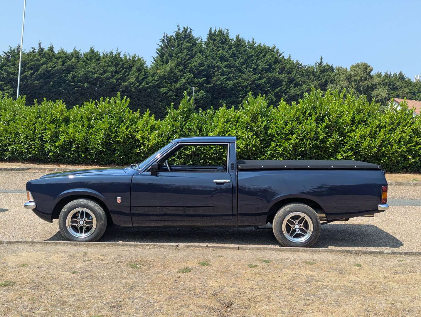 <p>1974 FORD CORTINA PICK-UP</p>