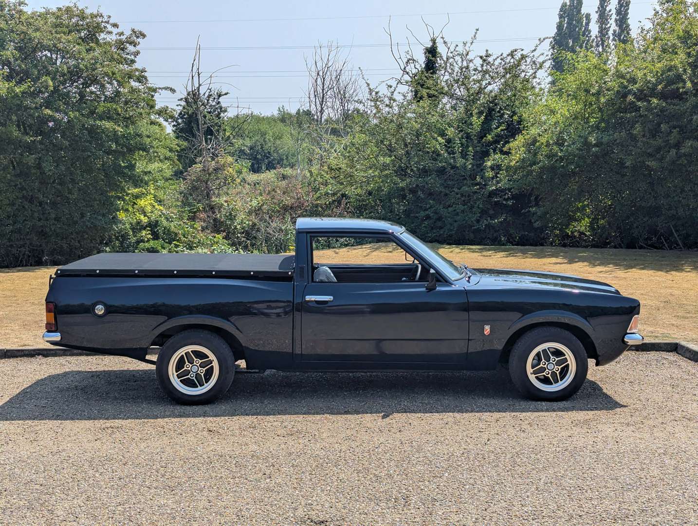 <p>1974 FORD CORTINA PICK-UP</p>