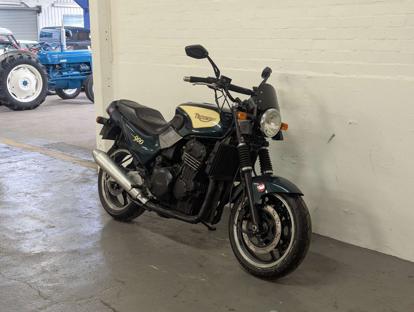 <p>1996 TRIUMPH TRIDENT 900</p>