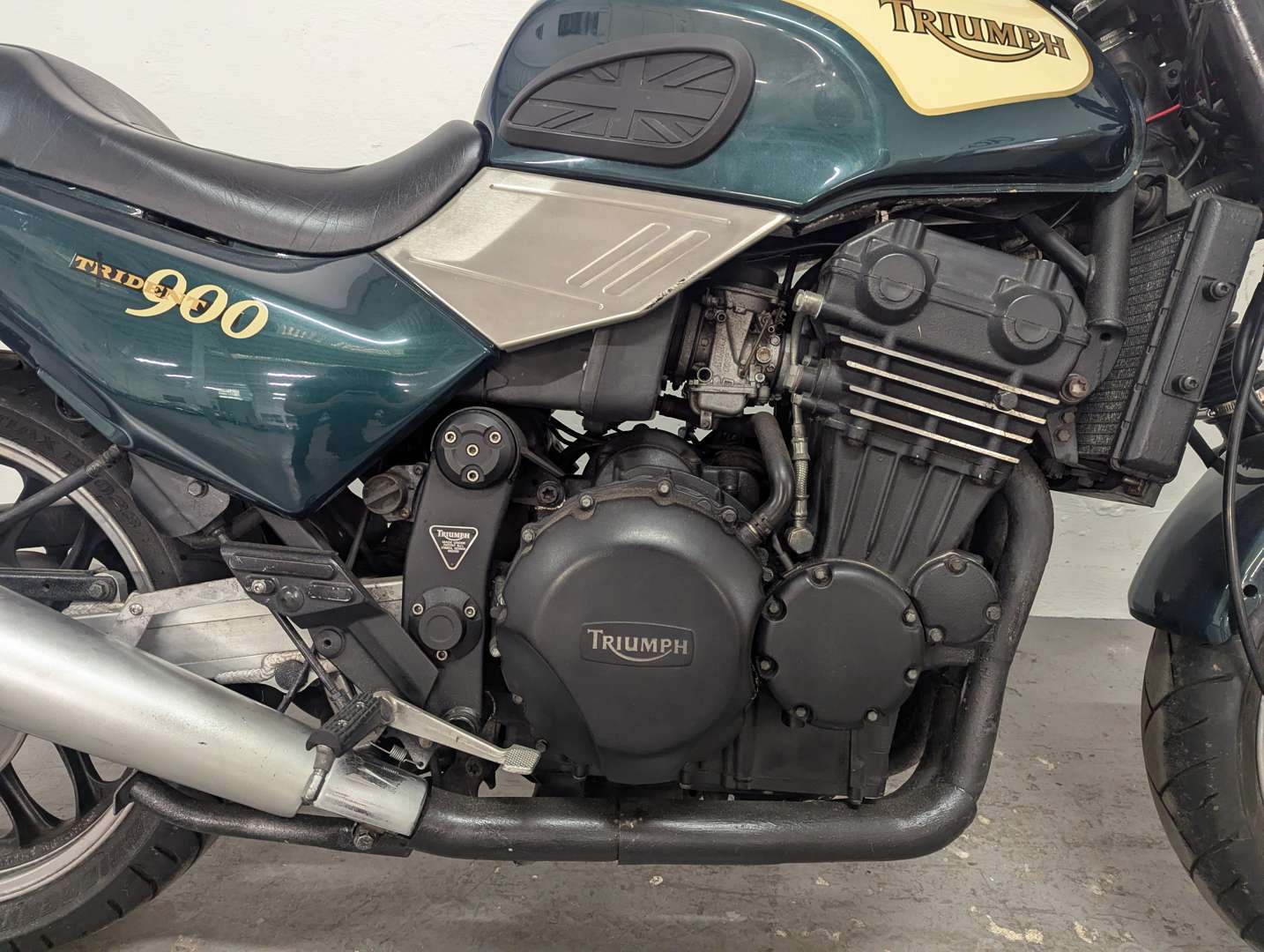 <p>1996 TRIUMPH TRIDENT 900</p>