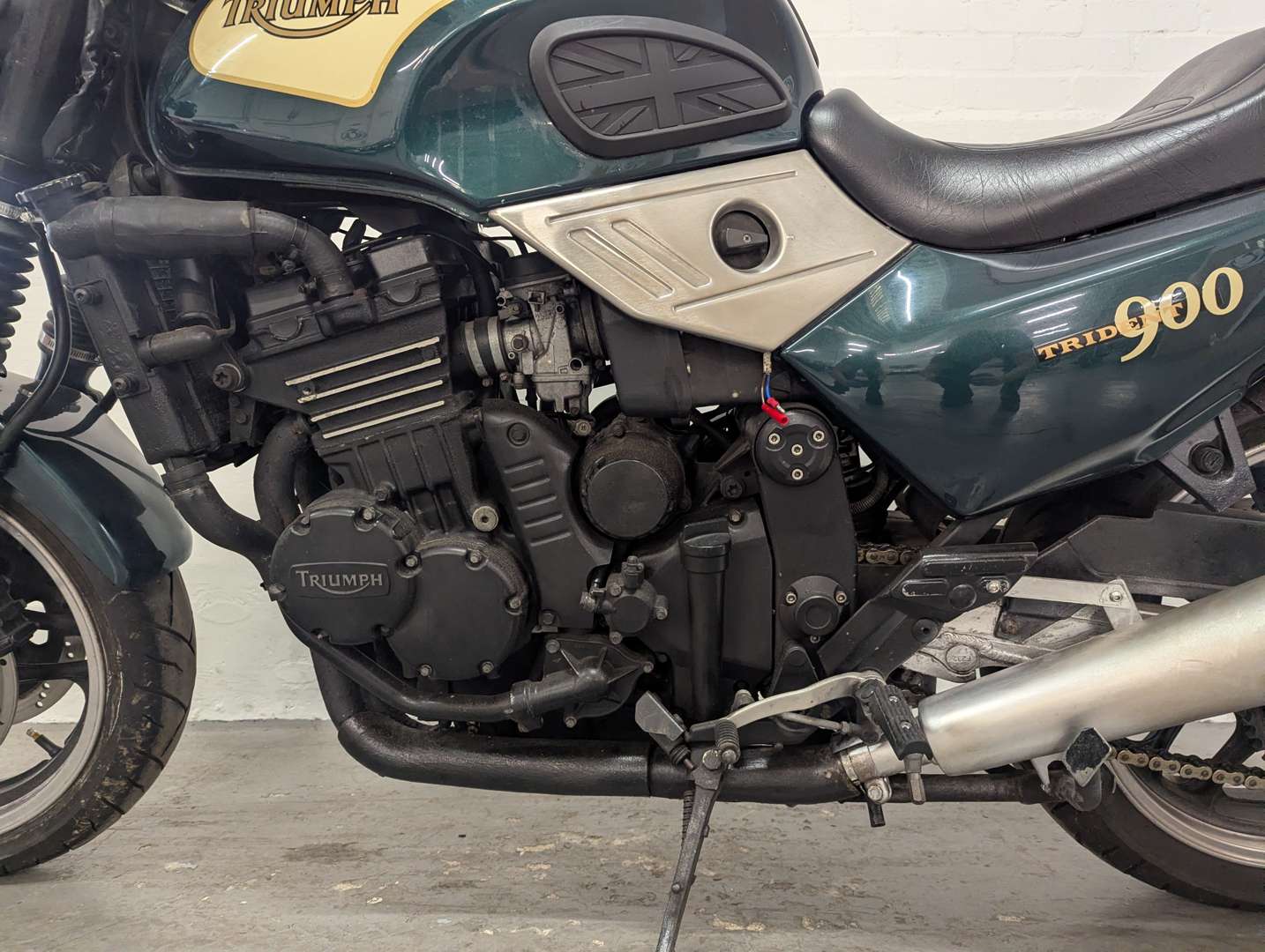 <p>1996 TRIUMPH TRIDENT 900</p>