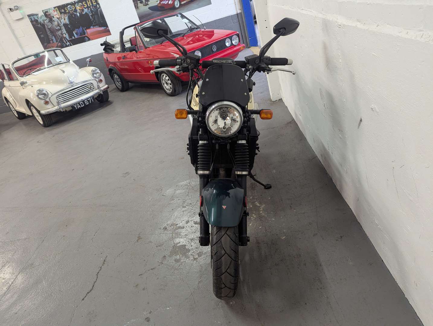 <p>1996 TRIUMPH TRIDENT 900</p>