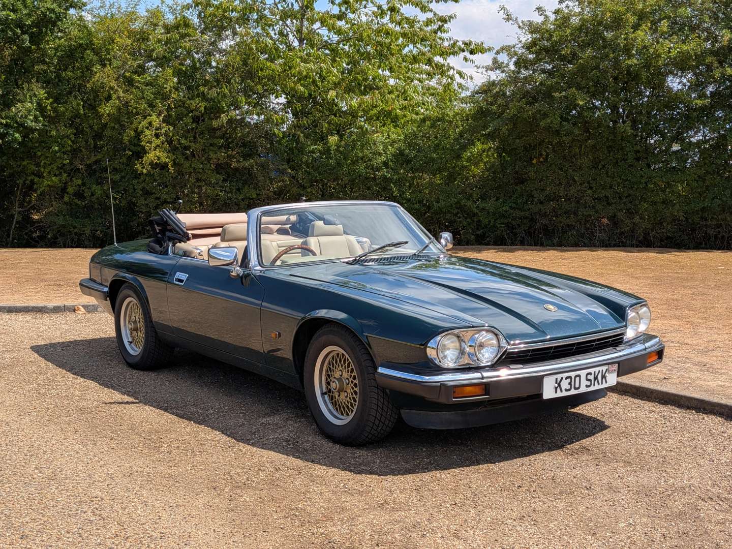 <p>1992 JAGUAR XJ-S CONVERTIBLE AUTO</p>