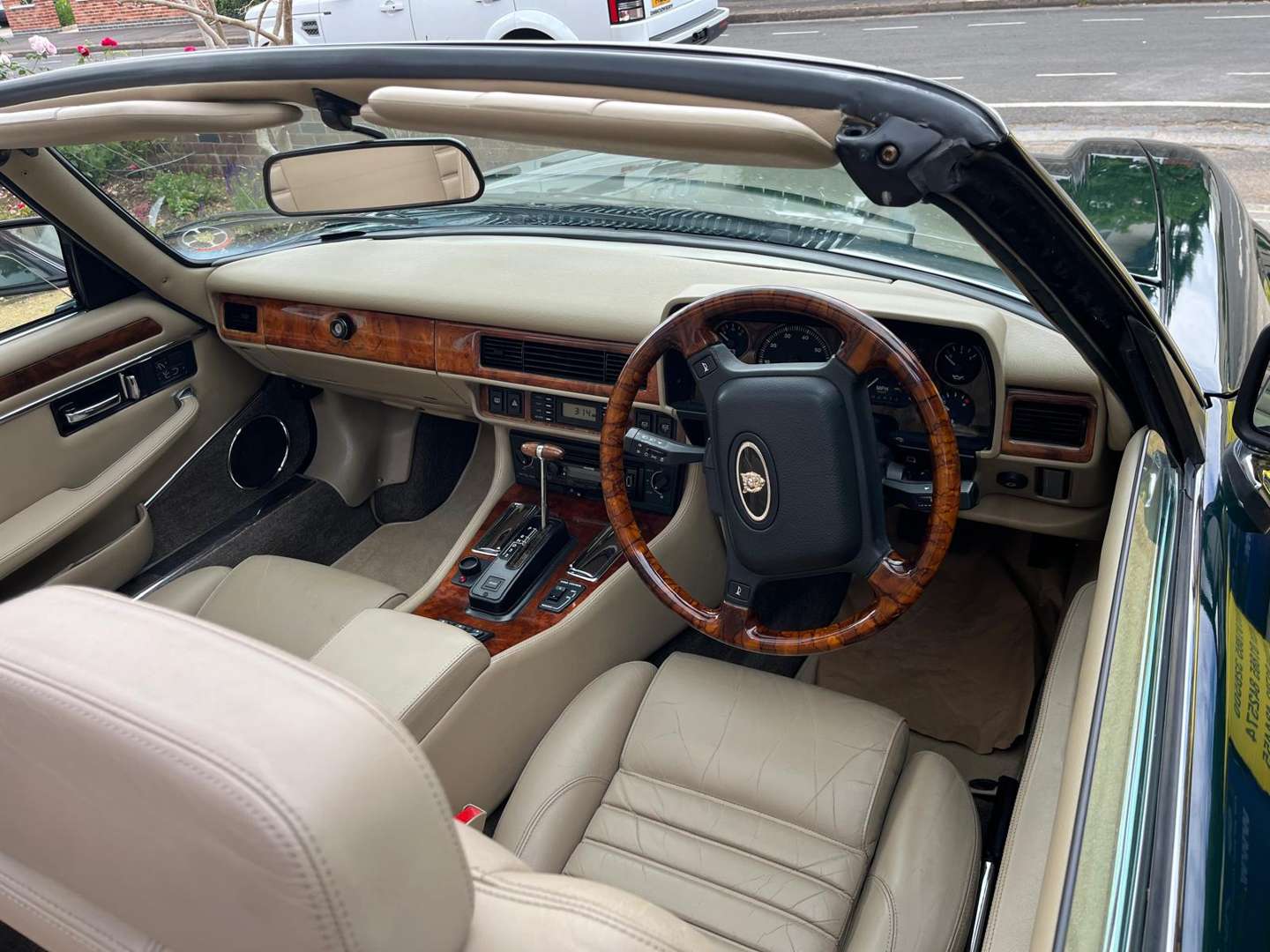 <p>1992 JAGUAR XJ-S CONVERTIBLE AUTO</p>