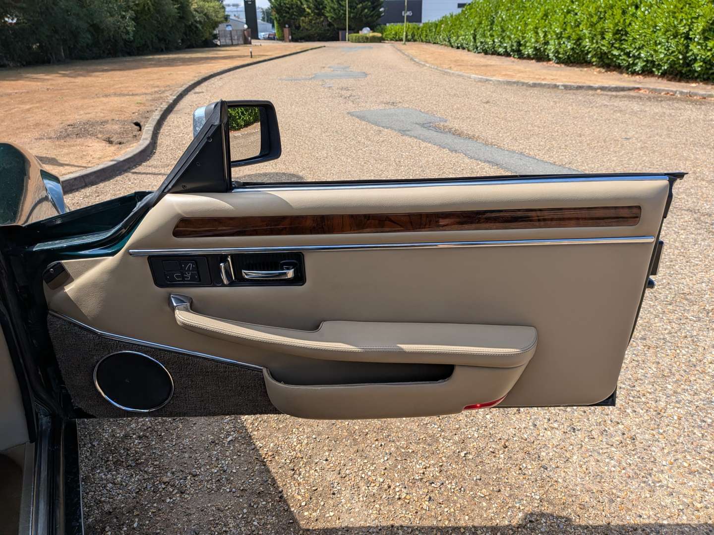 <p>1992 JAGUAR XJ-S CONVERTIBLE AUTO</p>