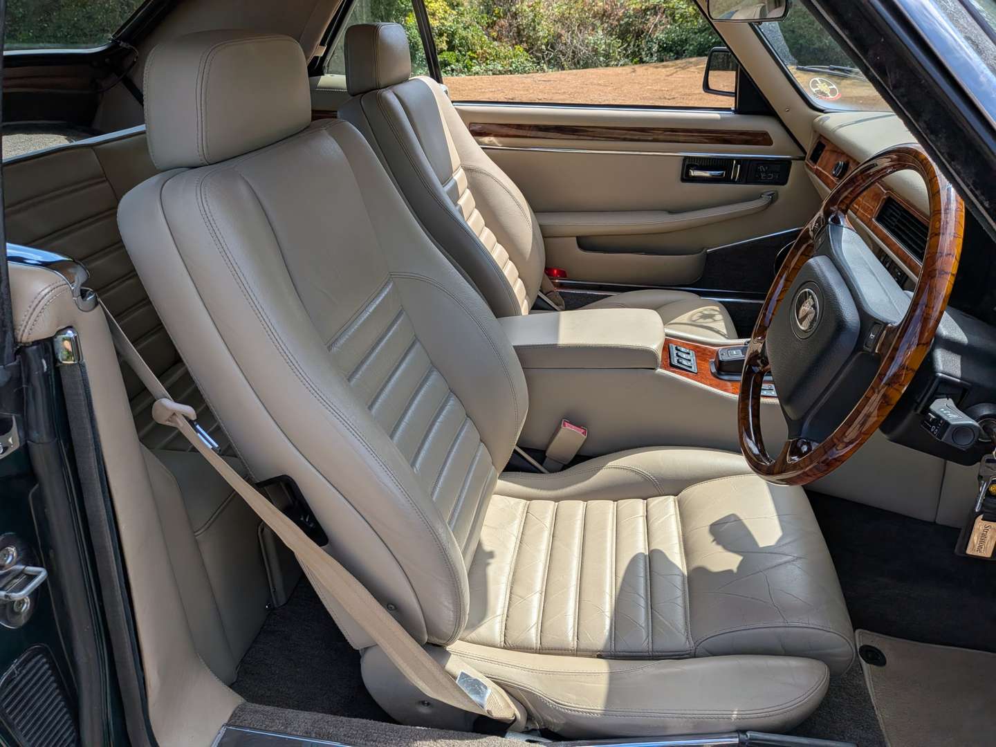 <p>1992 JAGUAR XJ-S CONVERTIBLE AUTO</p>