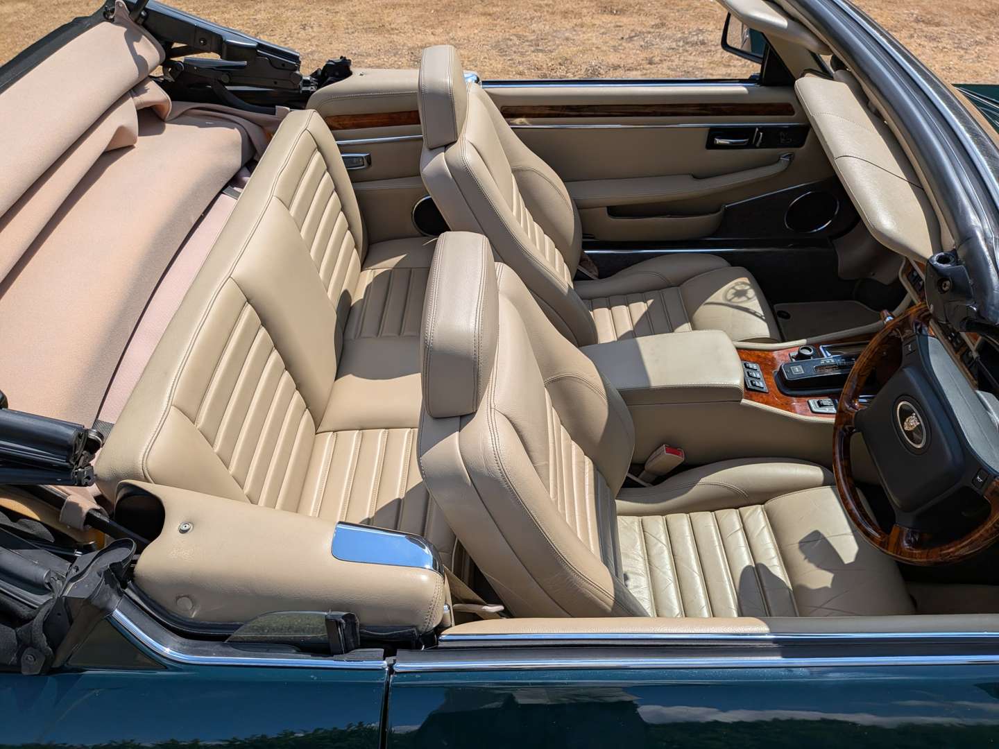 <p>1992 JAGUAR XJ-S CONVERTIBLE AUTO</p>