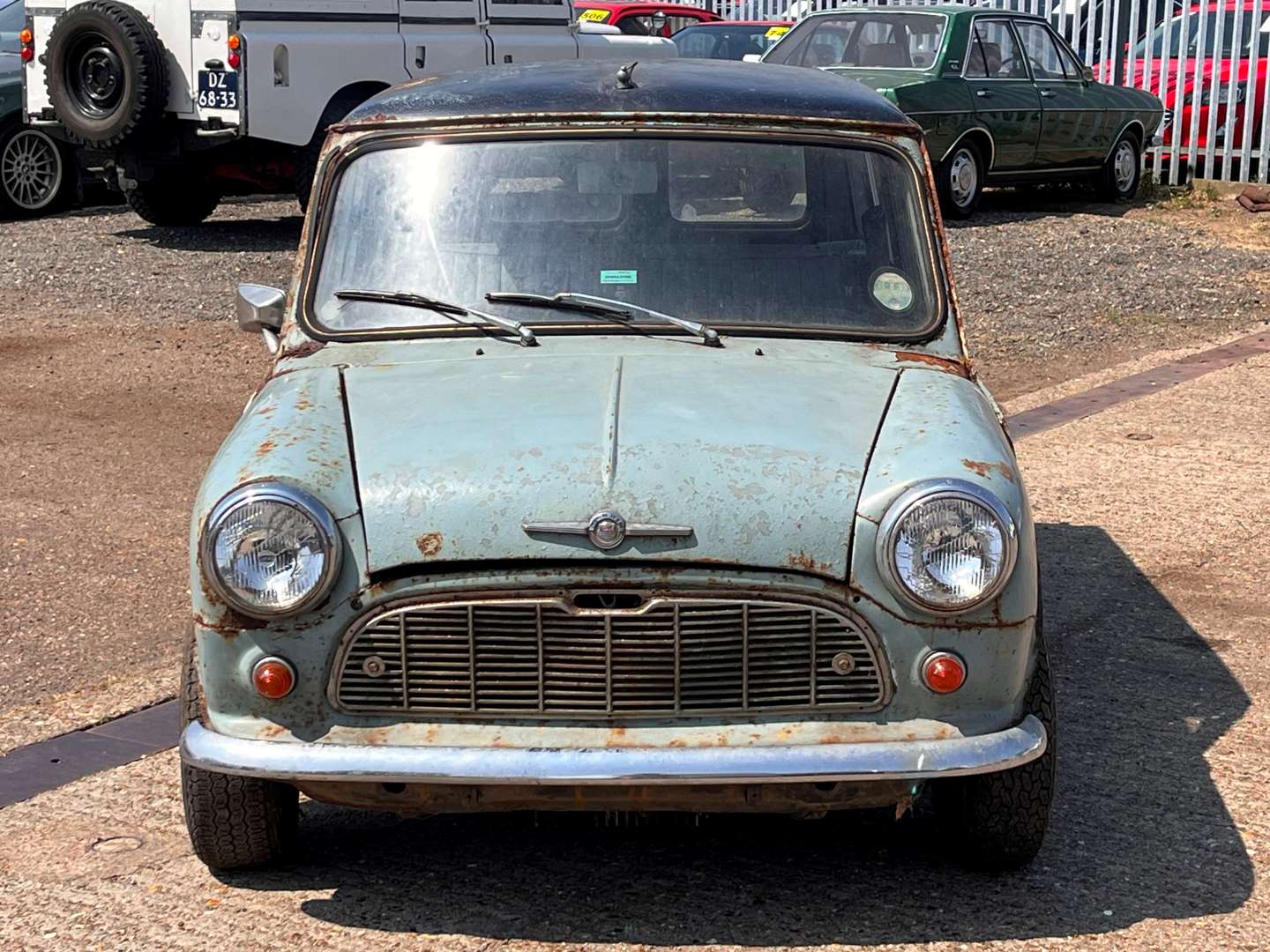 <p>1964 MORRIS MINI ESTATE - ONE OWNER FROM NEW</p>