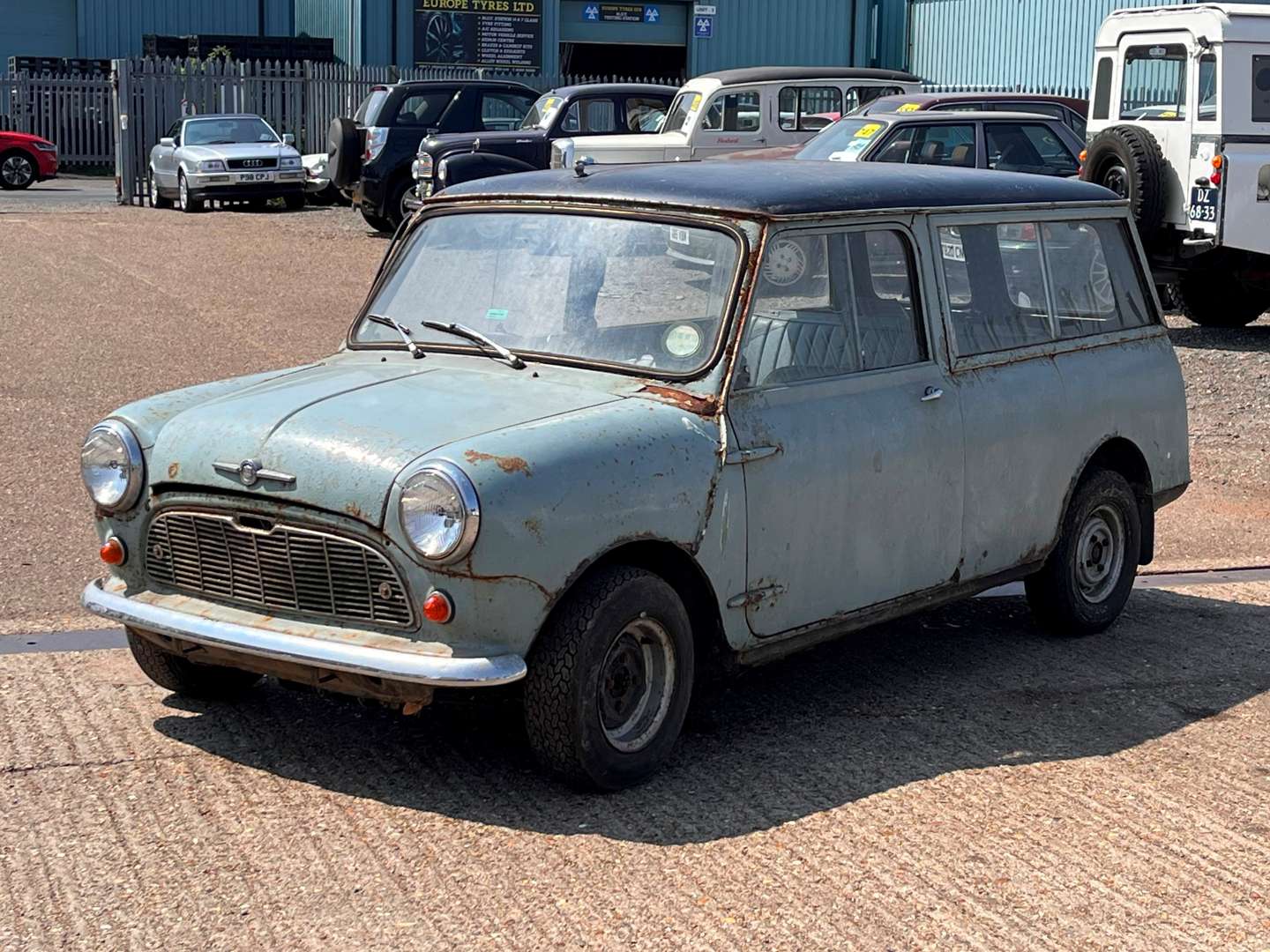 <p>1964 MORRIS MINI ESTATE - ONE OWNER FROM NEW</p>