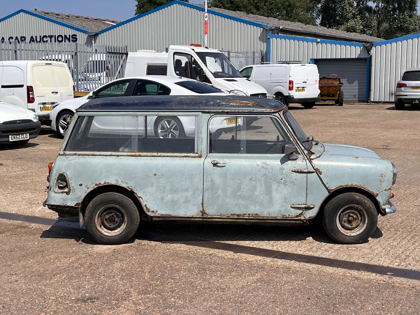 <p>1964 MORRIS MINI ESTATE - ONE OWNER FROM NEW</p>