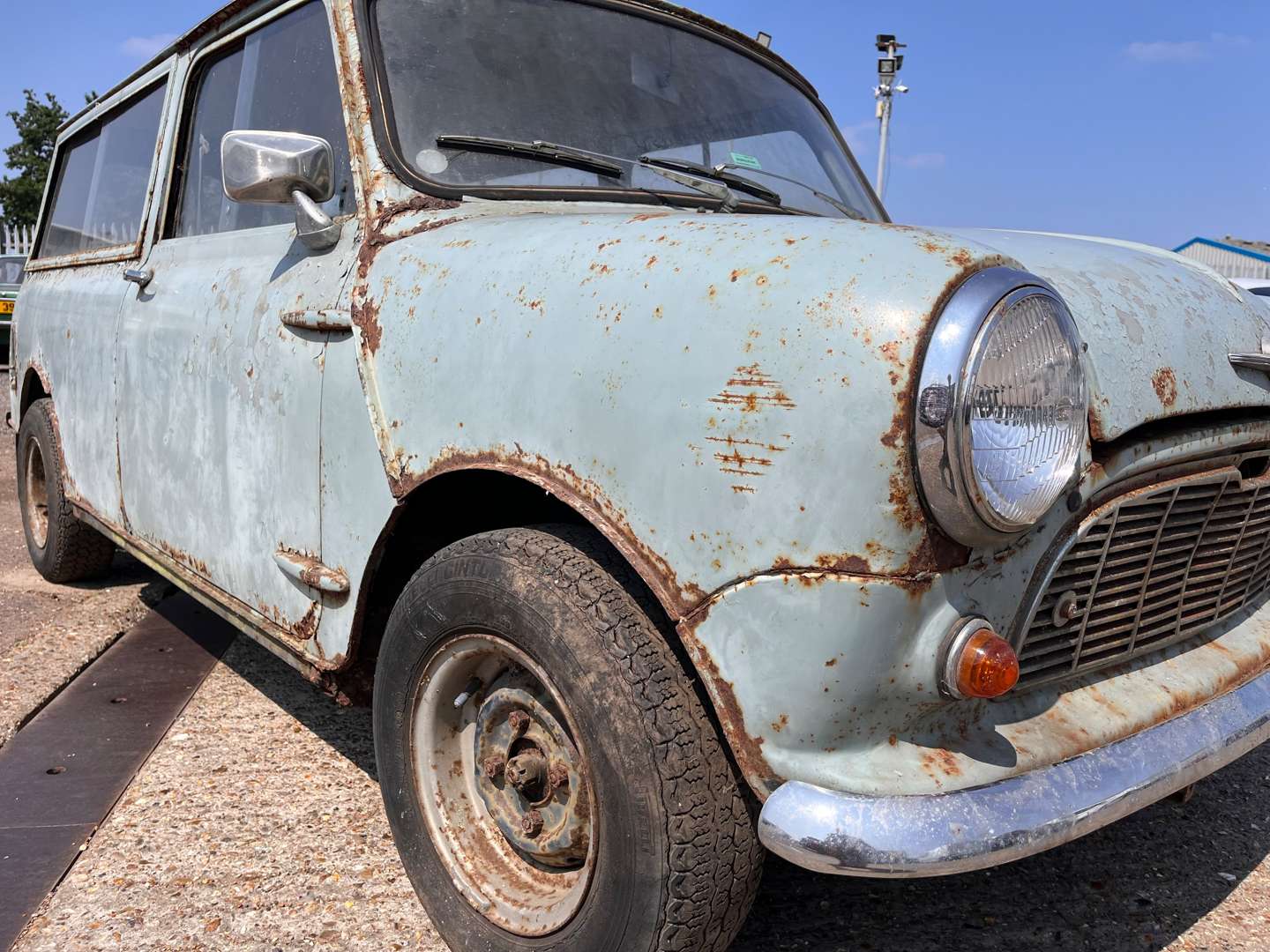<p>1964 MORRIS MINI ESTATE - ONE OWNER FROM NEW</p>