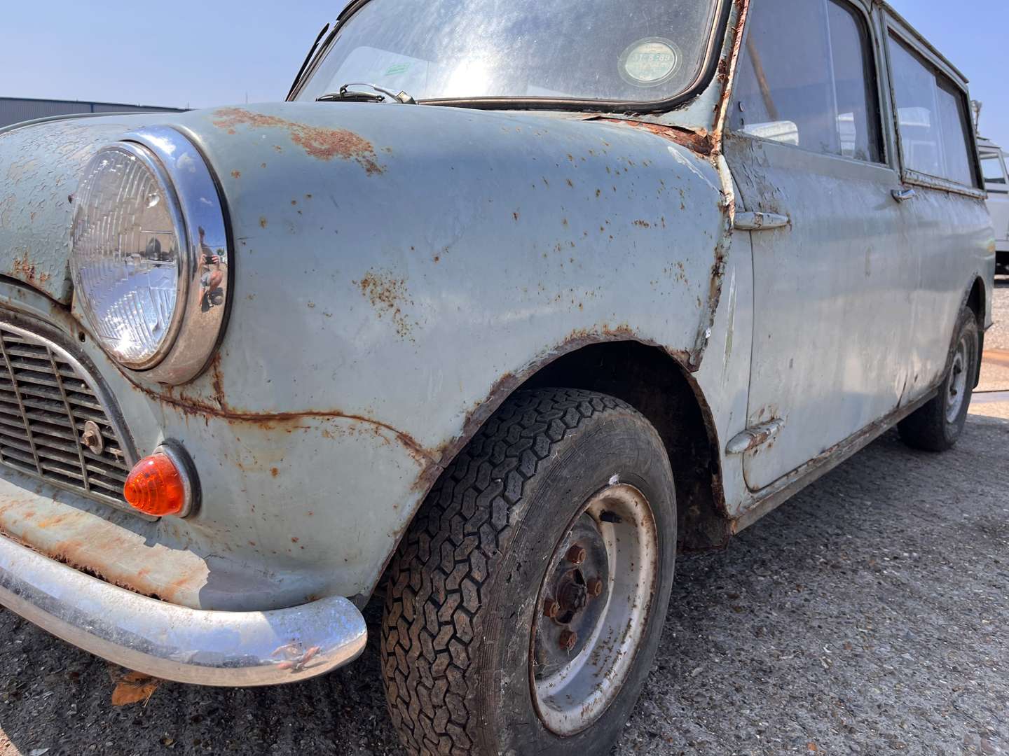 <p>1964 MORRIS MINI ESTATE - ONE OWNER FROM NEW</p>