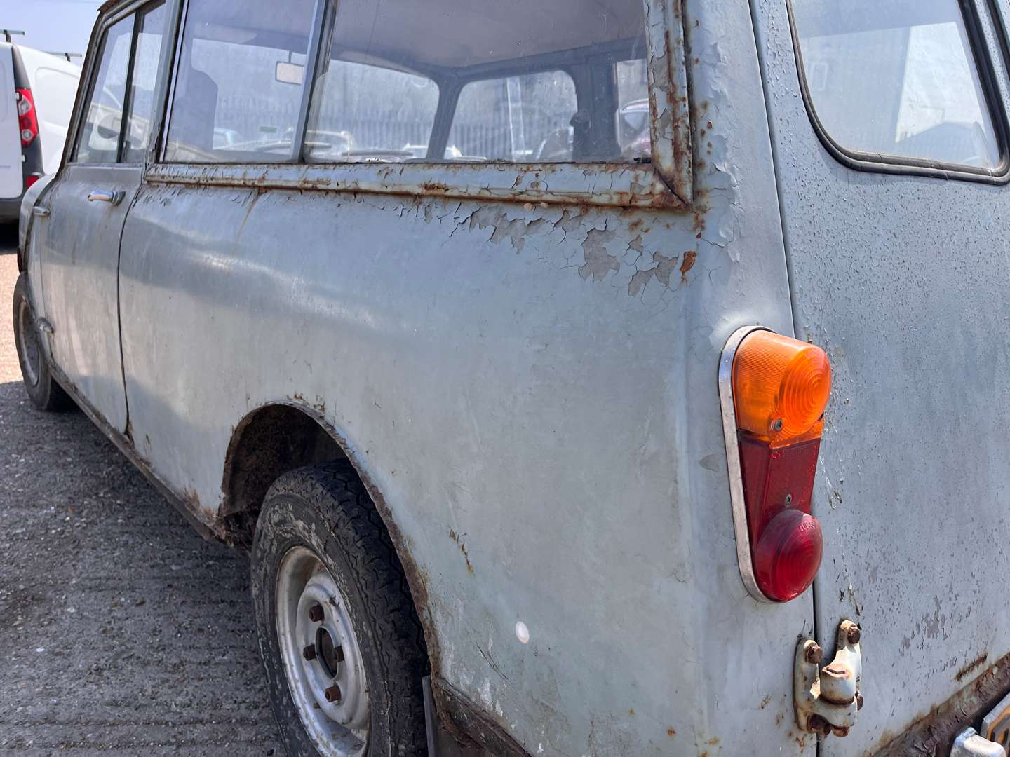 <p>1964 MORRIS MINI ESTATE - ONE OWNER FROM NEW</p>
