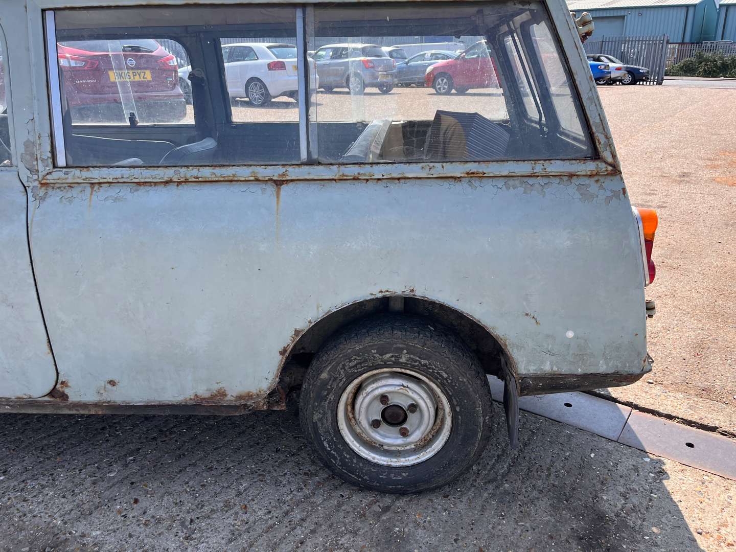 <p>1964 MORRIS MINI ESTATE - ONE OWNER FROM NEW</p>