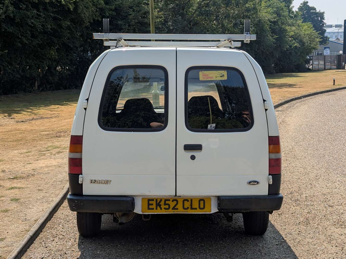 <p>2002 FORD ESCORT VAN 75D</p>