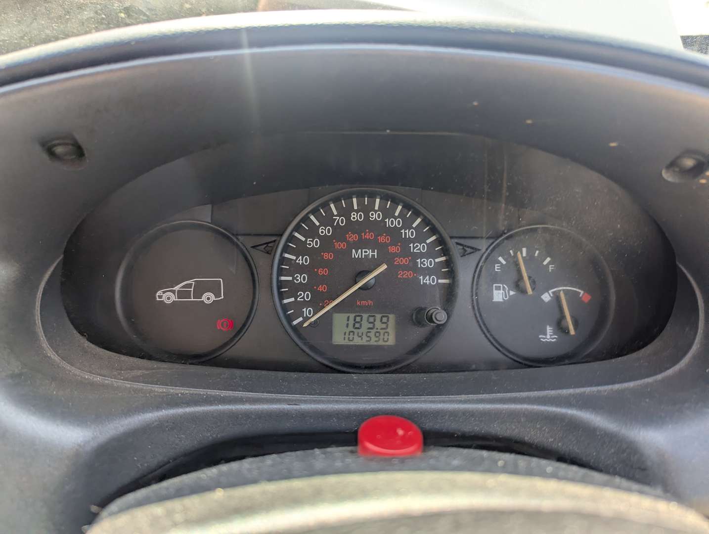 <p>2002 FORD ESCORT VAN 75D</p>