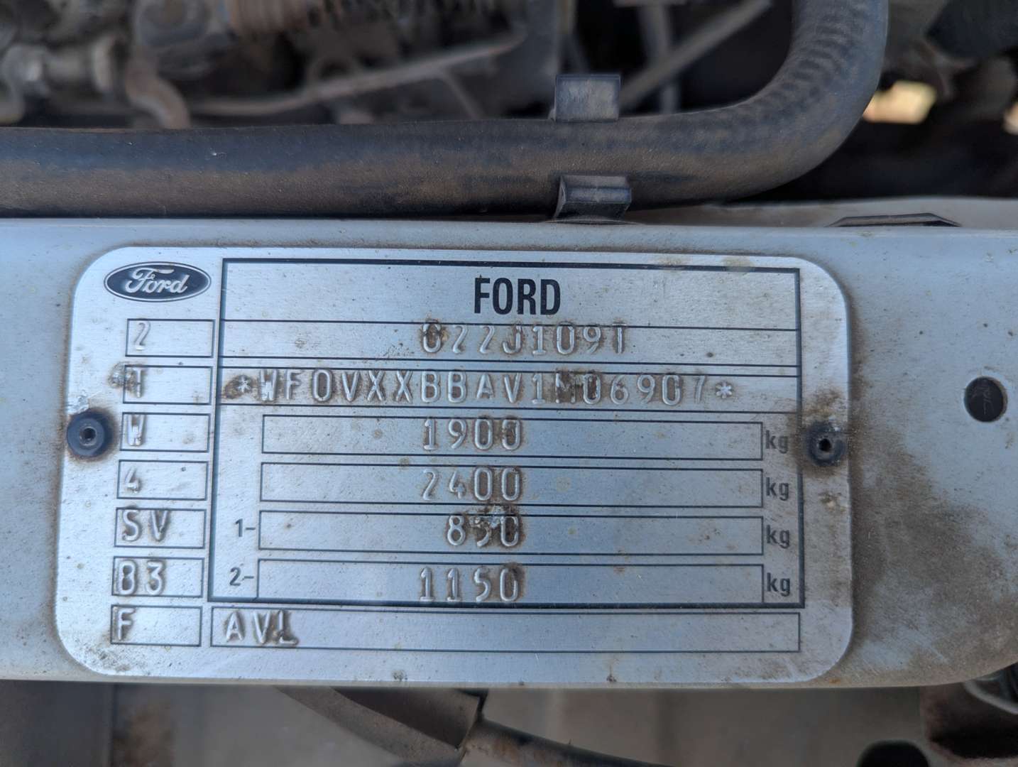 <p>2002 FORD ESCORT VAN 75D</p>