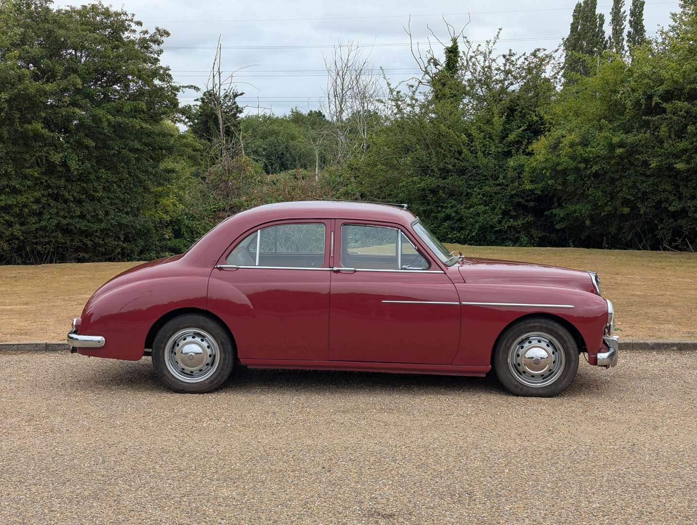 <p>1957 MG MAGNETTE</p>