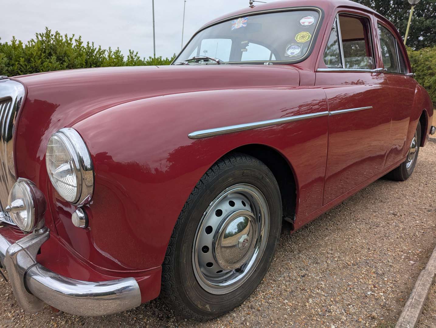 <p>1957 MG MAGNETTE</p>