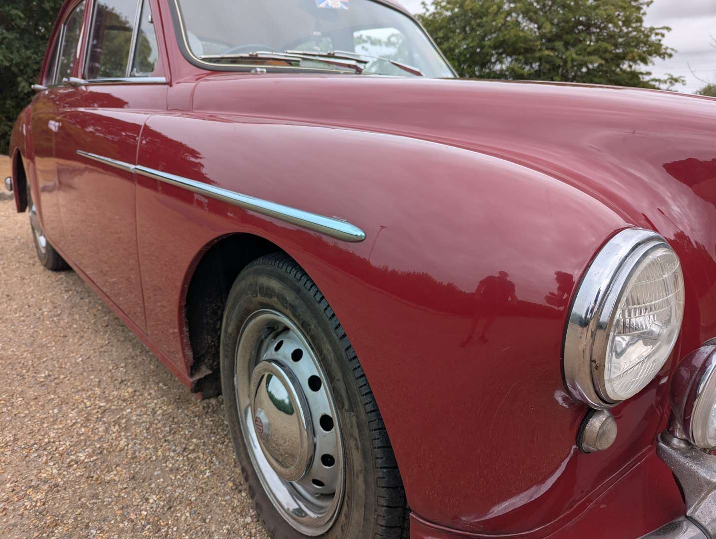 <p>1957 MG MAGNETTE</p>
