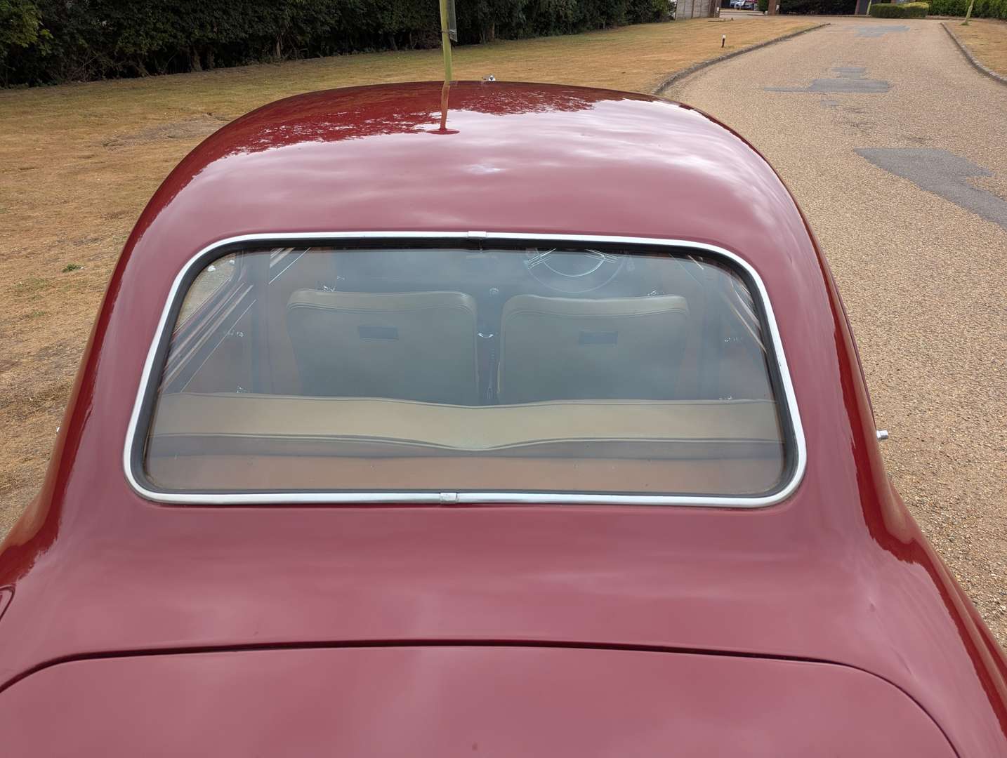 <p>1957 MG MAGNETTE</p>