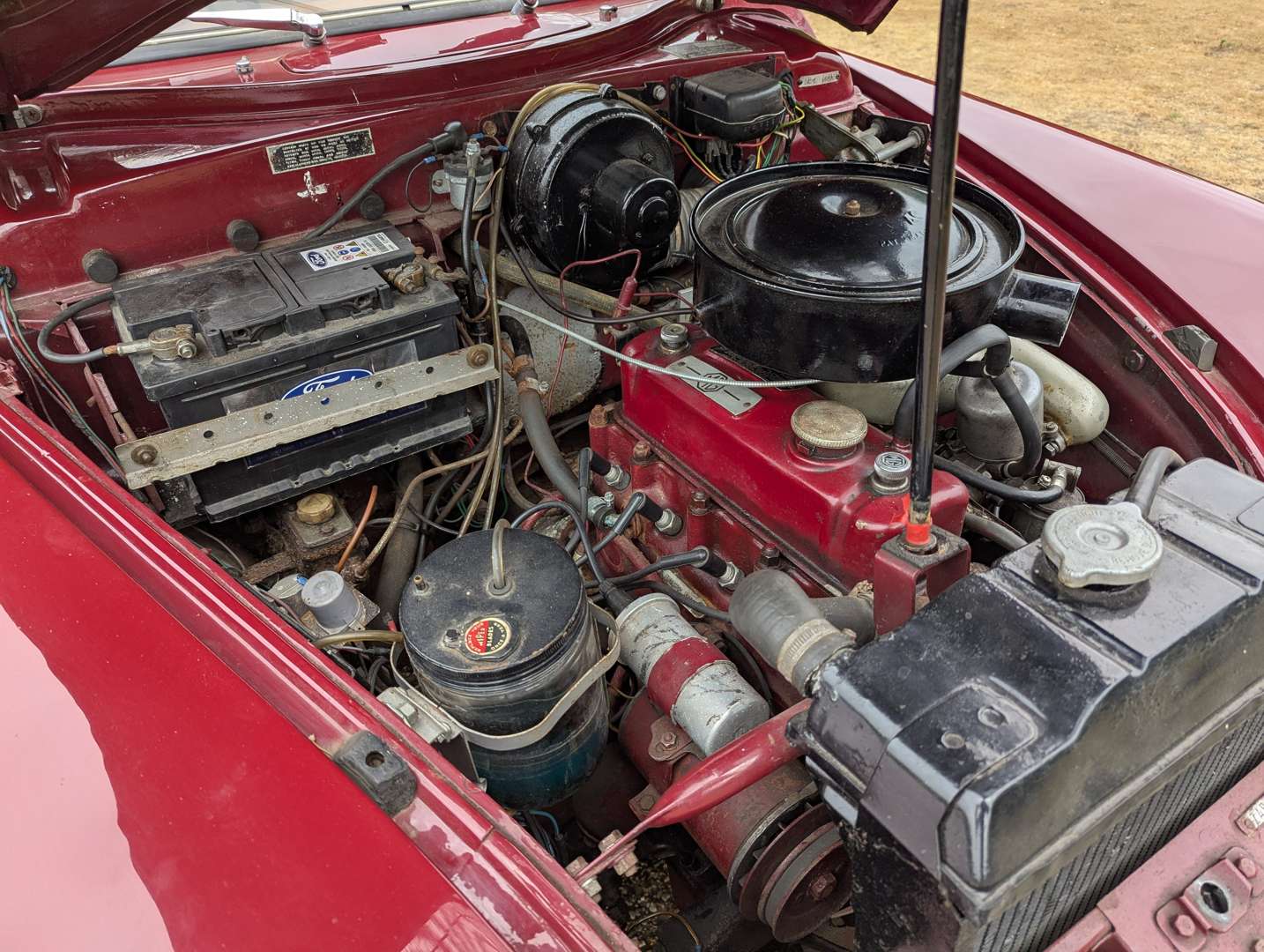 <p>1957 MG MAGNETTE</p>
