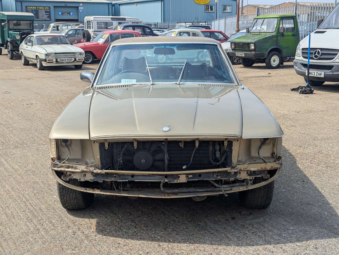 <p>1973 MERCEDES 350SLC C107</p>