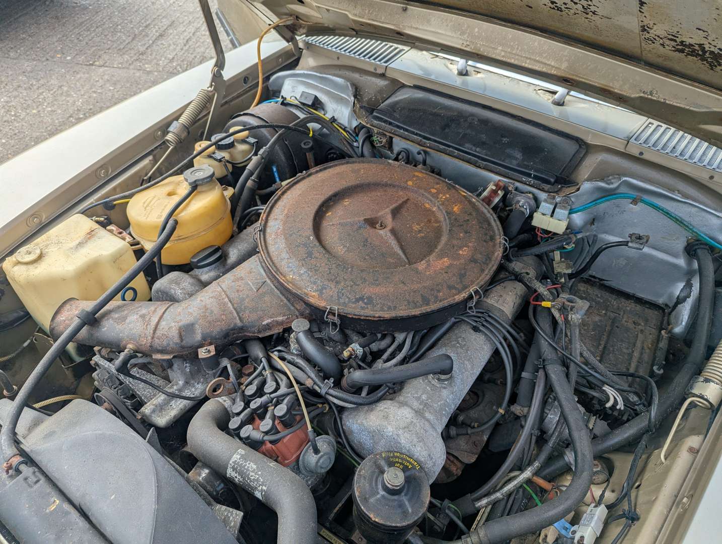 <p>1973 MERCEDES 350SLC C107</p>