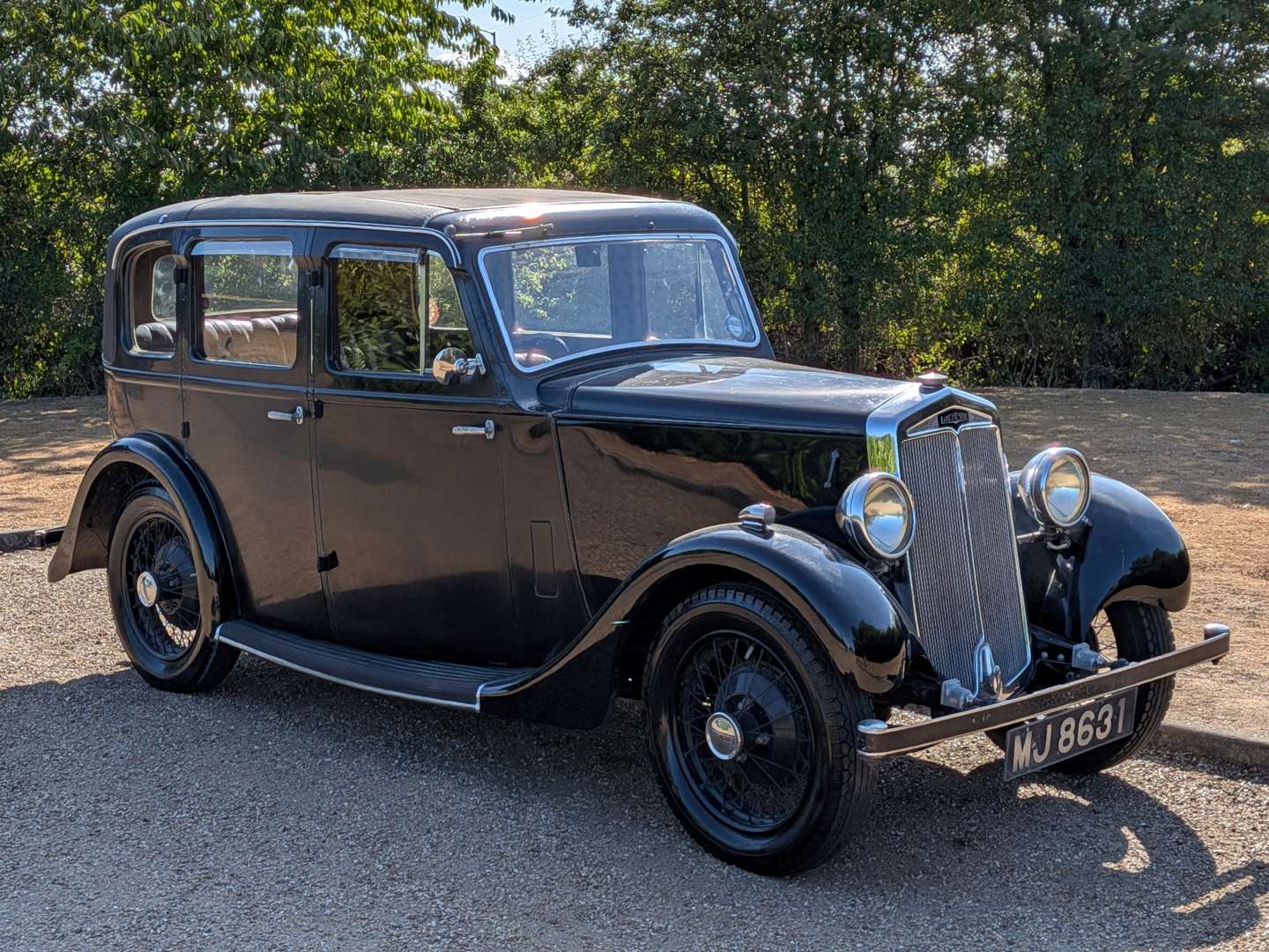 <p>1935 LANCHESTER 10</p>