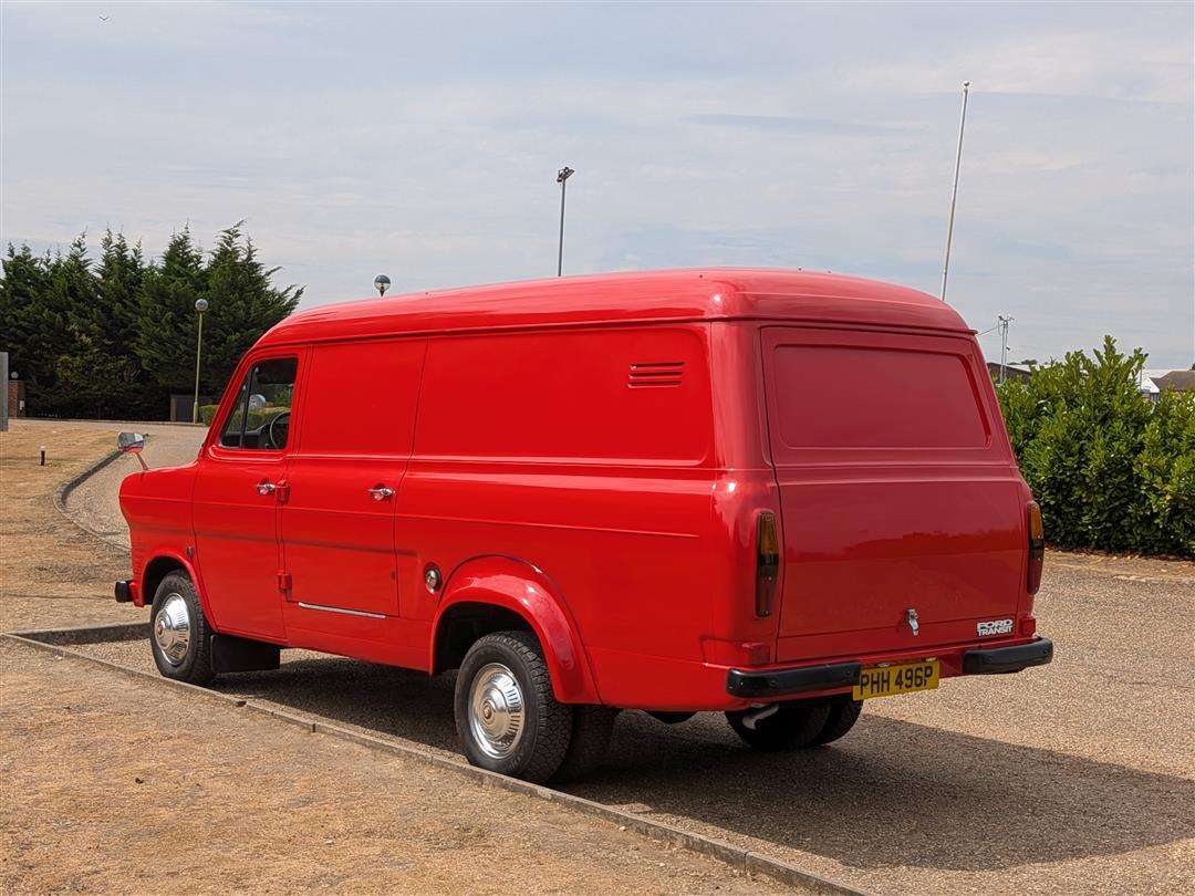 <p>1976 FORD TRANSIT MK1 LWB LHD</p>