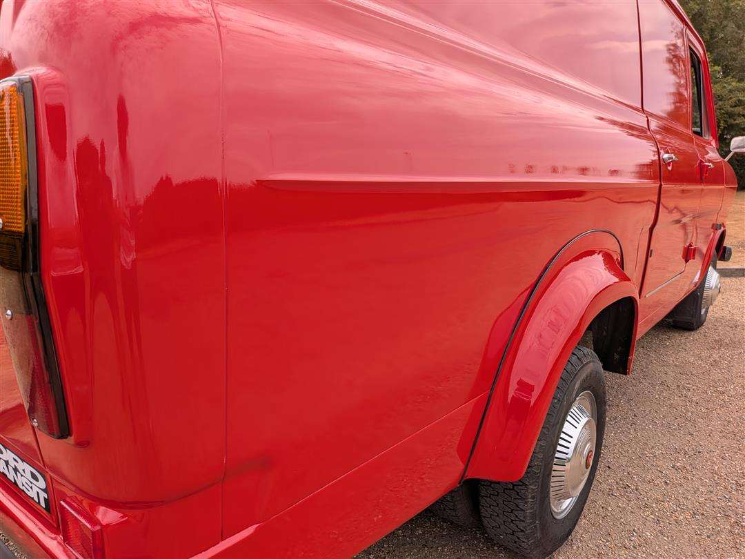 <p>1976 FORD TRANSIT MK1 LWB LHD</p>