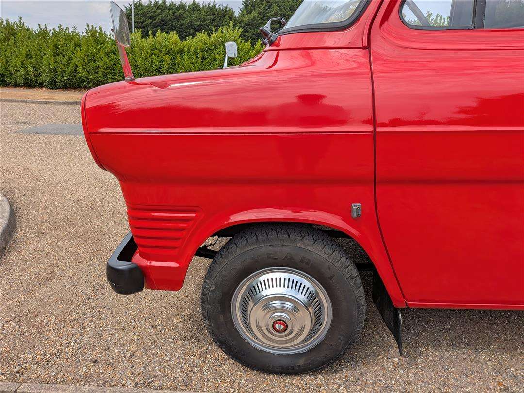 <p>1976 FORD TRANSIT MK1 LWB LHD</p>