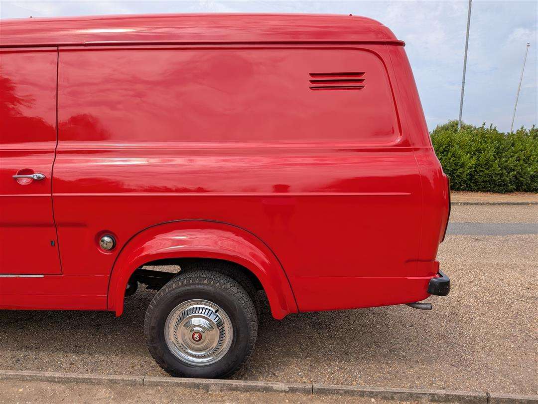 <p>1976 FORD TRANSIT MK1 LWB LHD</p>