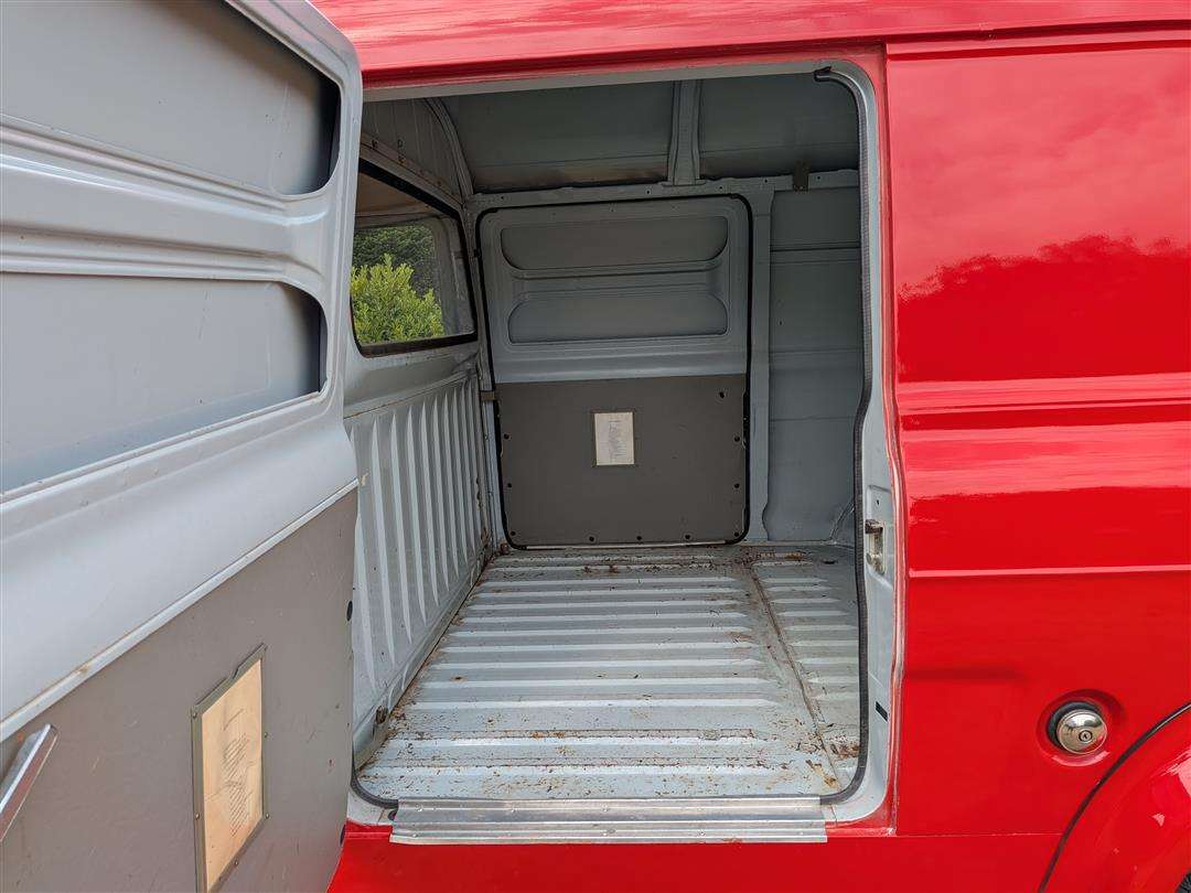 <p>1976 FORD TRANSIT MK1 LWB LHD</p>