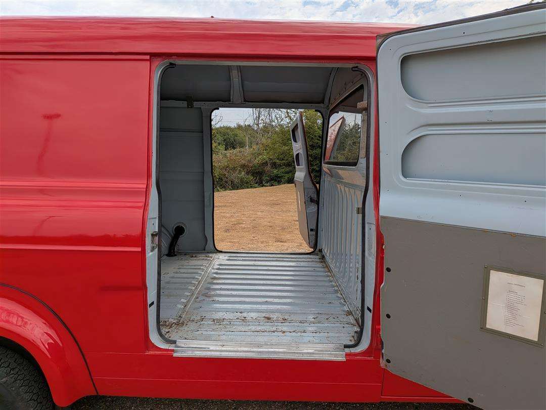 <p>1976 FORD TRANSIT MK1 LWB LHD</p>