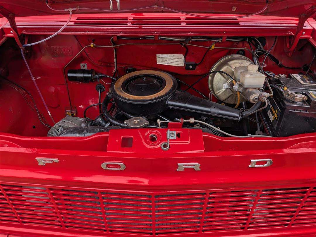 <p>1976 FORD TRANSIT MK1 LWB LHD</p>