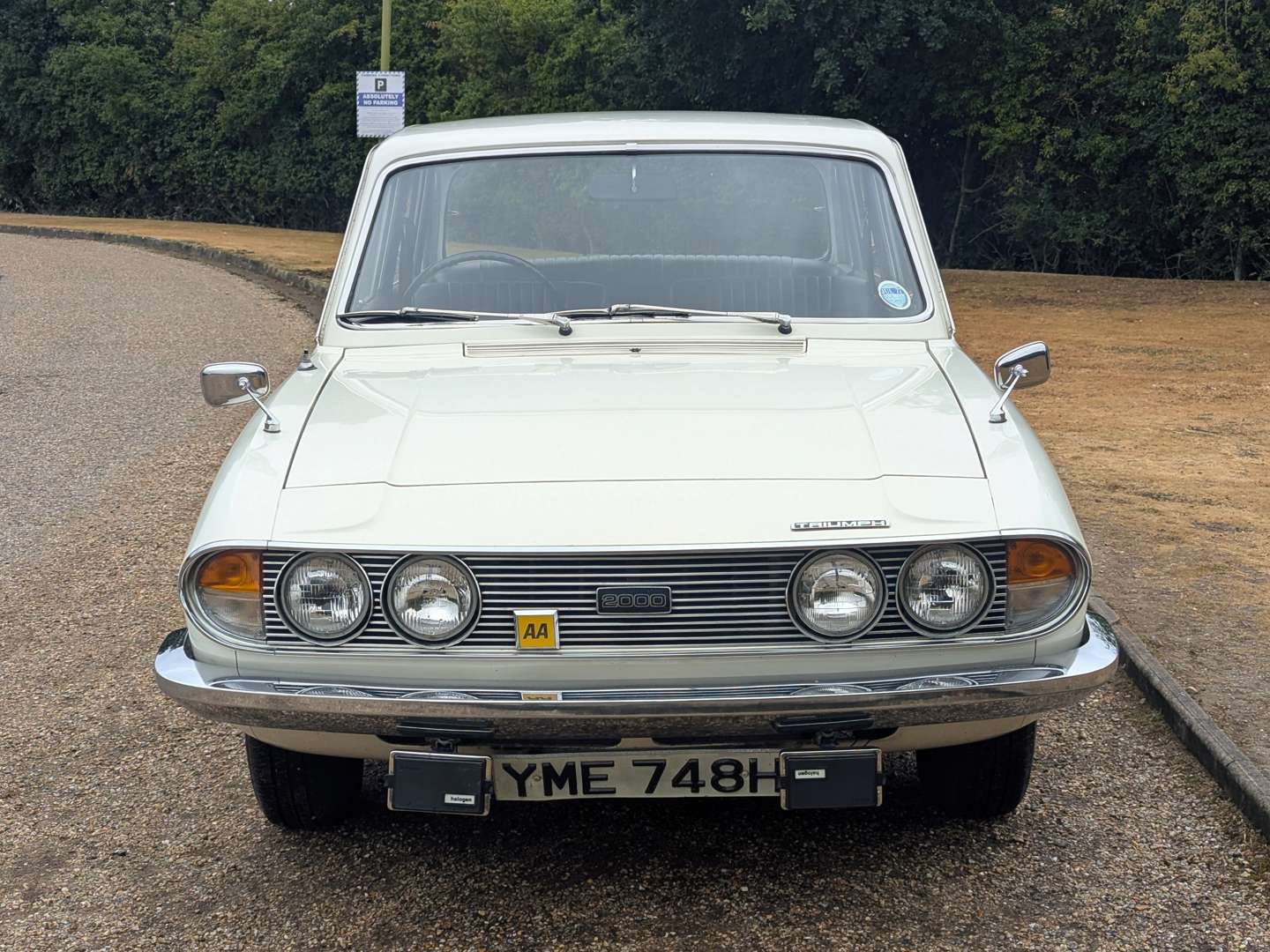 <p>1970 TRIUMPH 2000 MK2</p>
