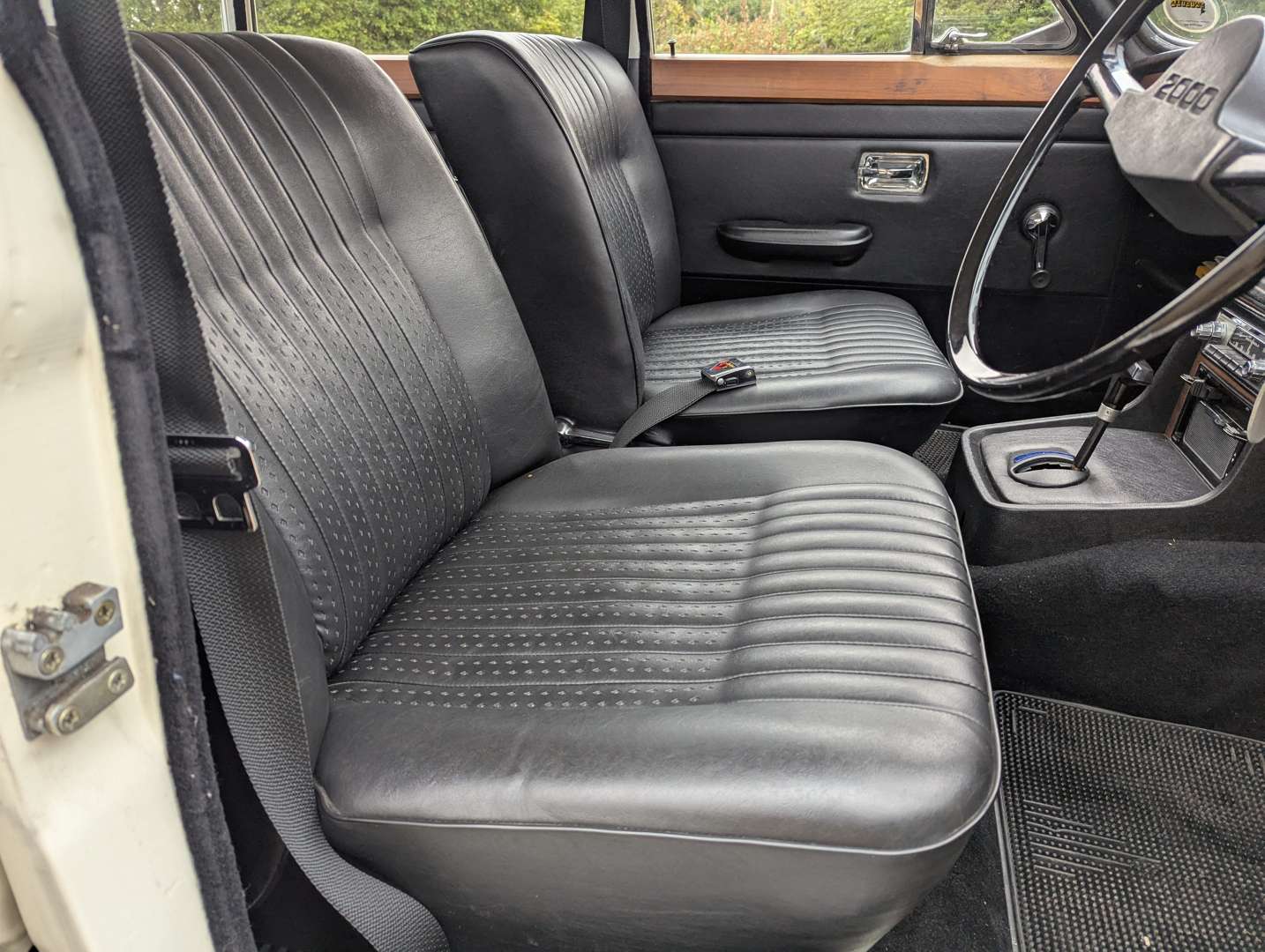 <p>1970 TRIUMPH 2000 MK2</p>
