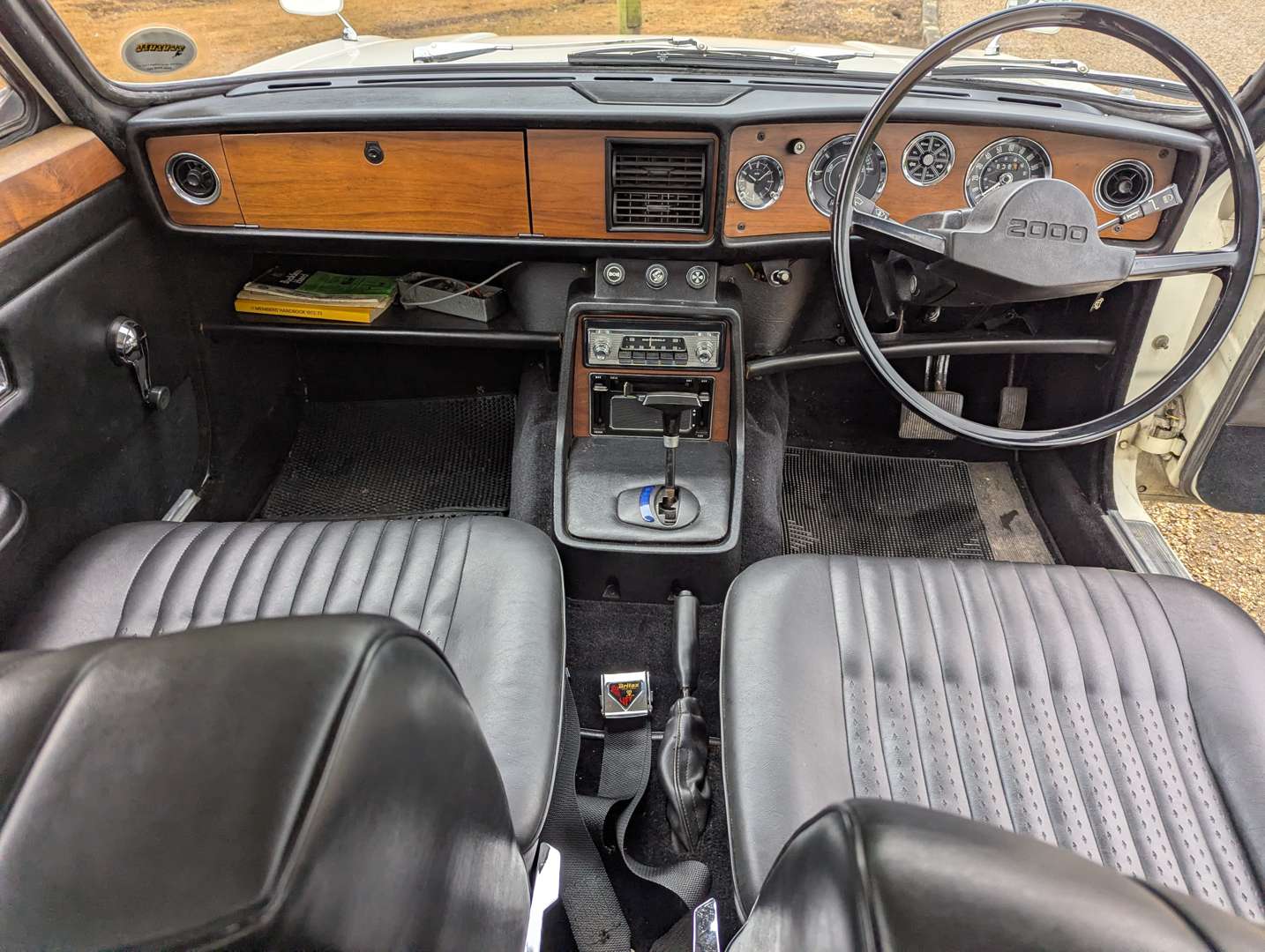 <p>1970 TRIUMPH 2000 MK2</p>