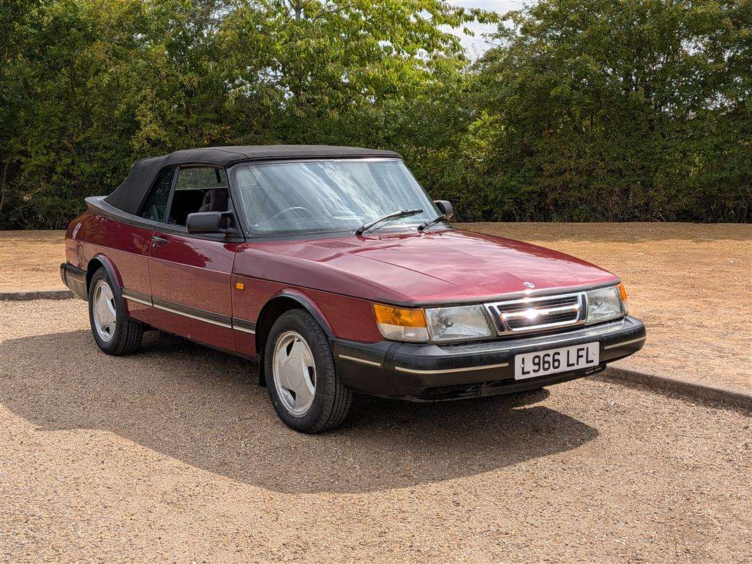 <p>1993 SAAB 900 CONVERTIBLE</p>