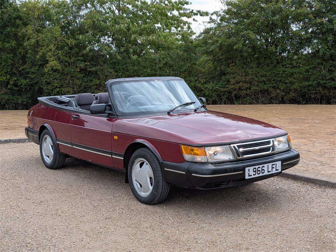 <p>1993 SAAB 900 CONVERTIBLE</p>