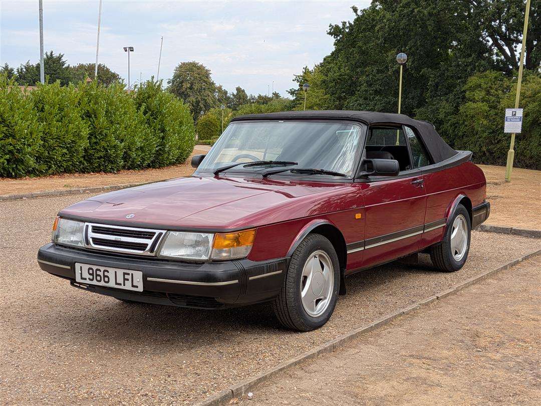 <p>1993 SAAB 900 CONVERTIBLE</p>