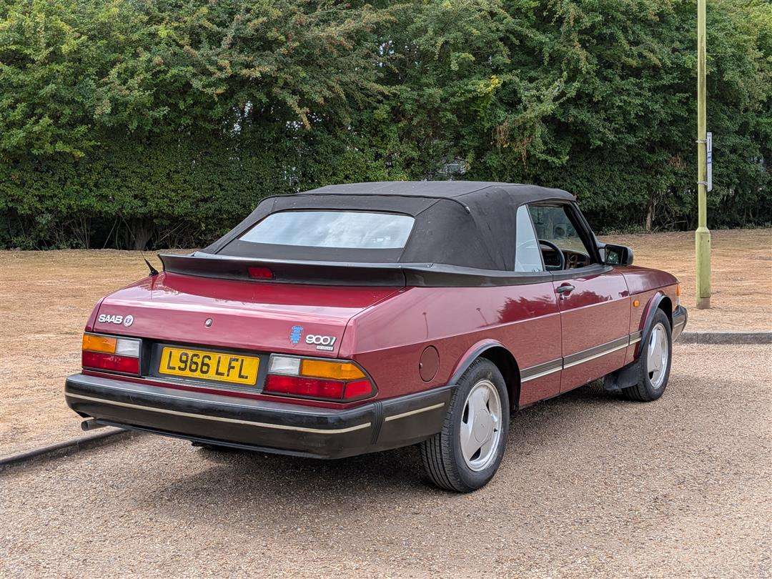 <p>1993 SAAB 900 CONVERTIBLE</p>