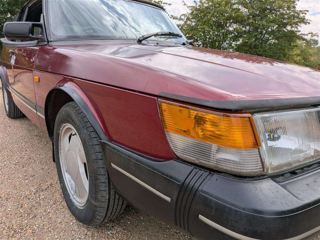 <p>1993 SAAB 900 CONVERTIBLE</p>